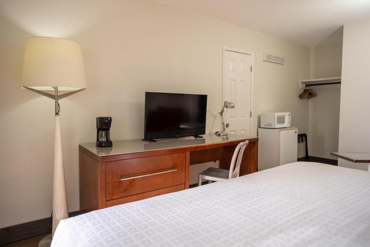 Riverfront Inn Роузбърг Екстериор снимка