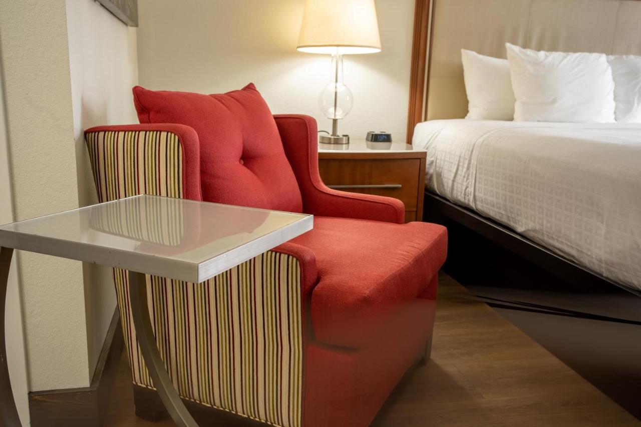 Riverfront Inn Роузбърг Екстериор снимка