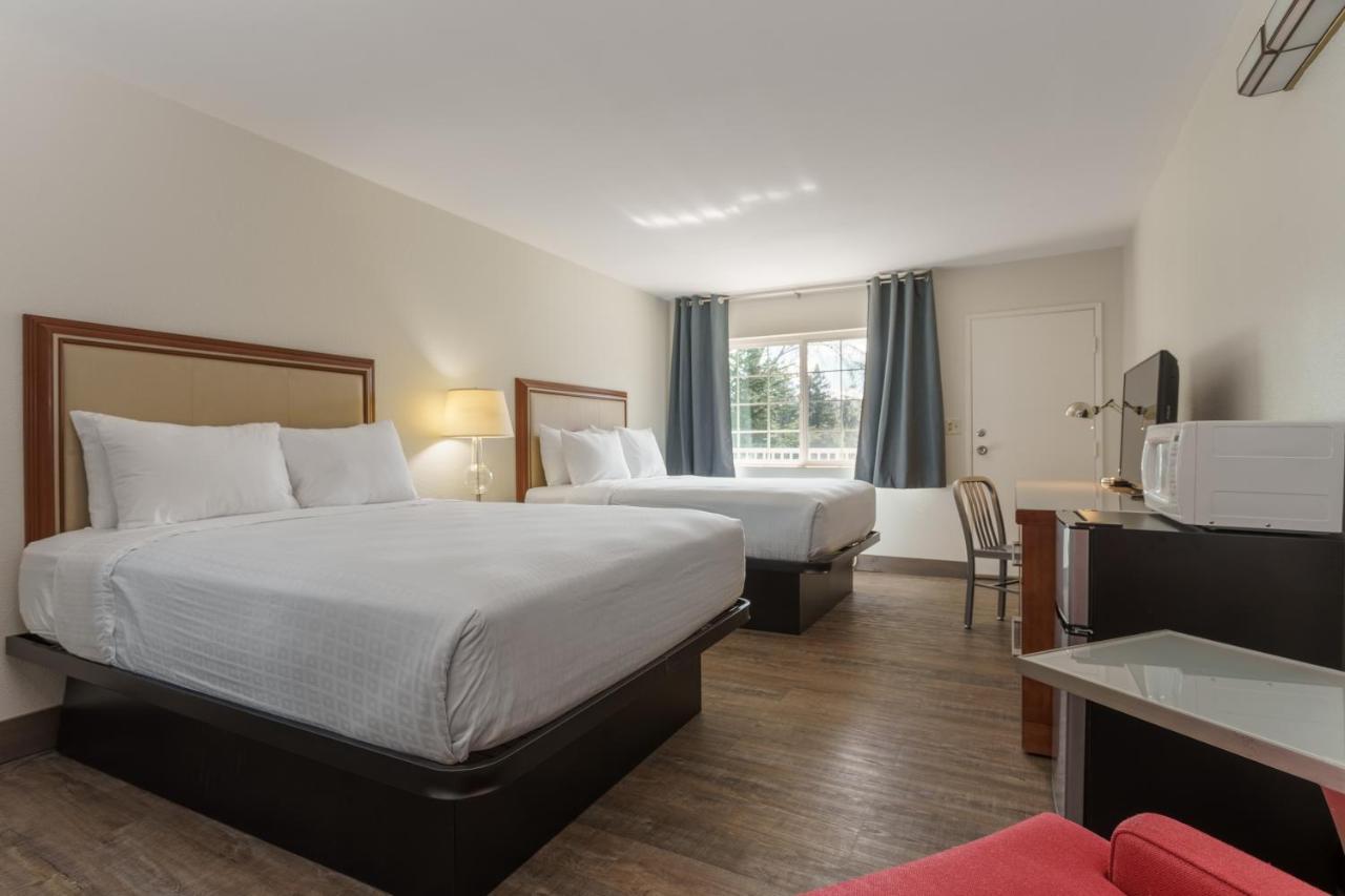 Riverfront Inn Роузбърг Екстериор снимка