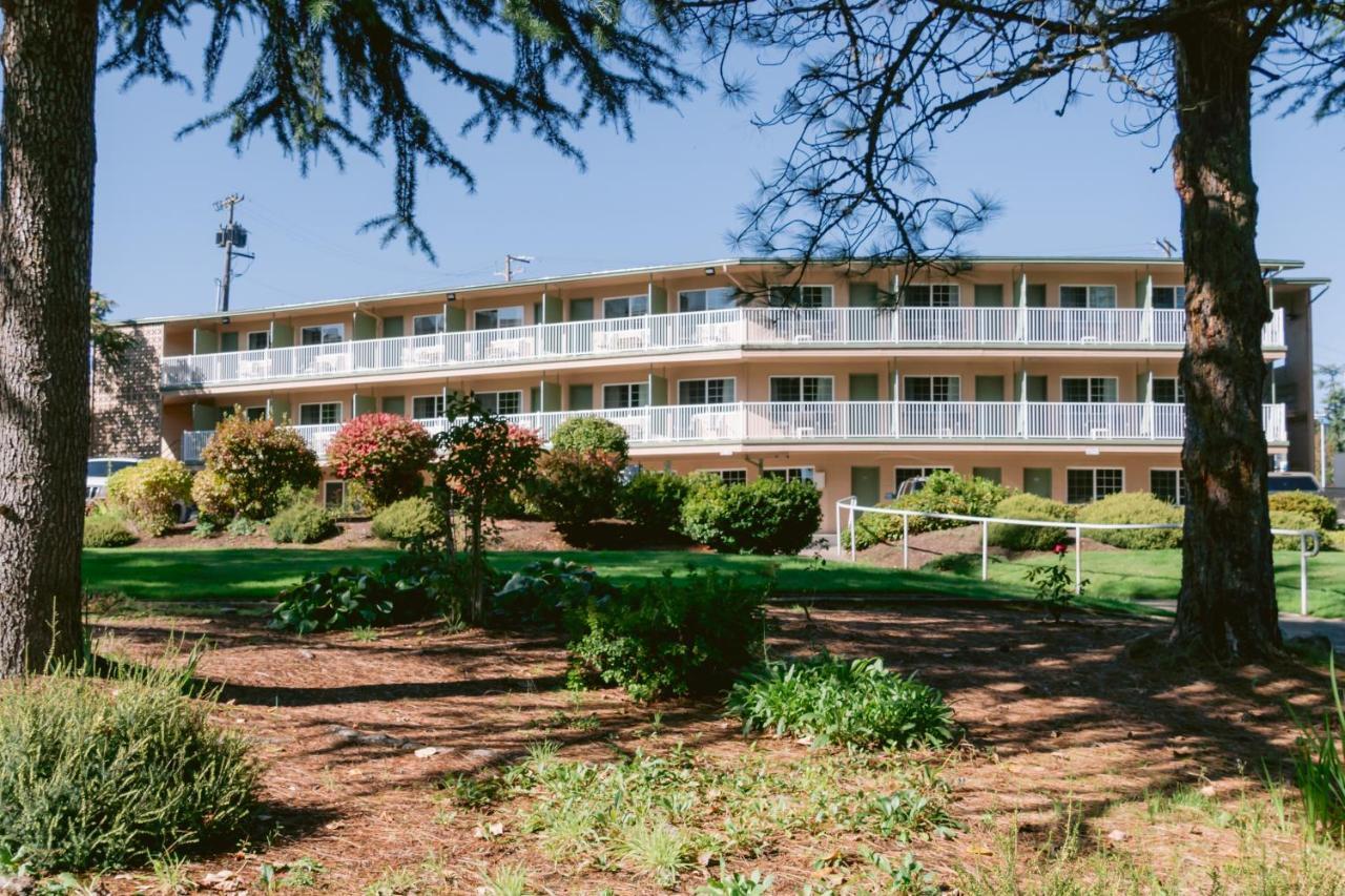 Riverfront Inn Роузбърг Екстериор снимка